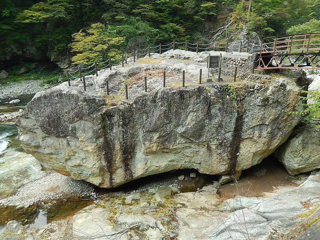 野立岩2.jpg